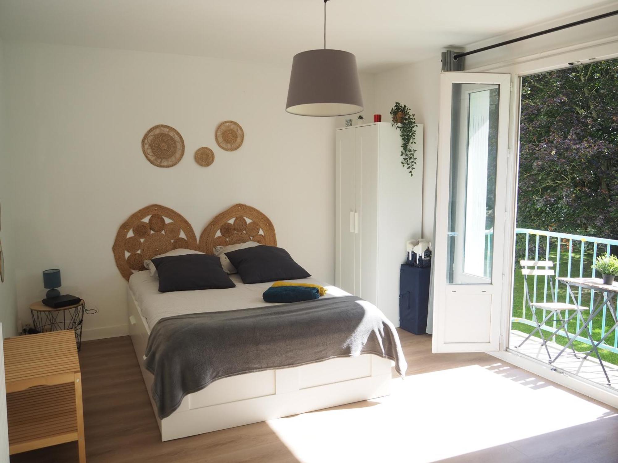 Terrasse, Vue Sur Jardin Arbore Et Place De Parking Apartment *